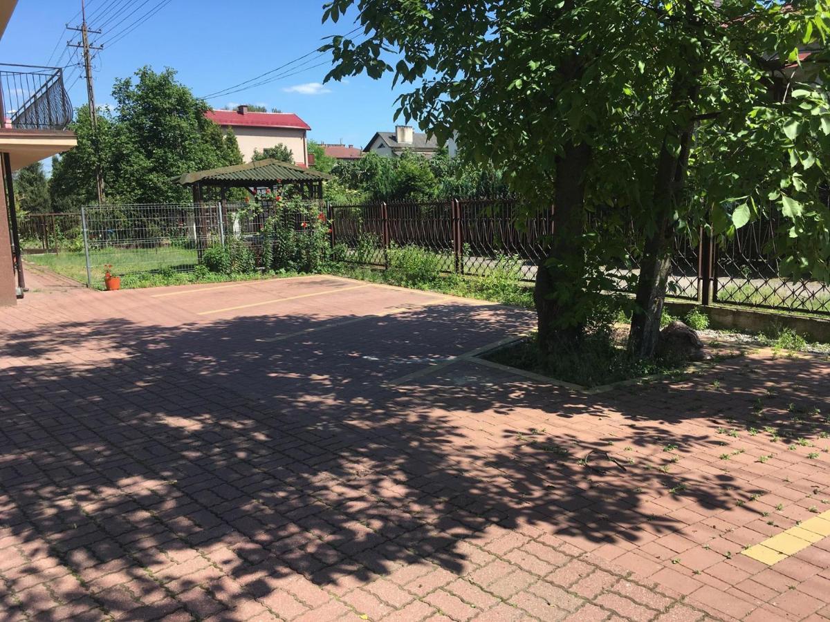 Noclegi Pracownicze Zielonka  Exterior photo